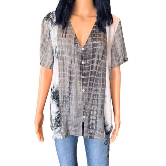 NEW POL Gray Tie Dye Boho Button Front Top - Picture 3 of 6